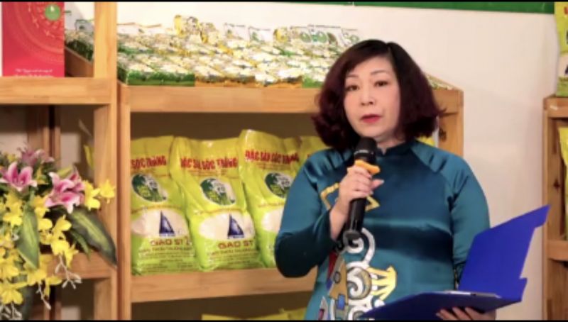 Phó Chủ tịch Hội LHPN Hà Nội Lê Thị Thiên Hương phát biểu khai mạc diễn đàn