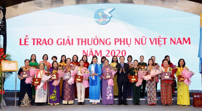 Lễ trao Giải thưởng phụ nữ Việt Nam năm 2020