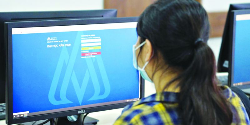 Kỳ tuyển sinh đại học năm 2021 được cho là có nhiều điểm bất bình thường, nhiều thí sinh điểm cao vẫn không trúng tuyển. Ảnh minh họa