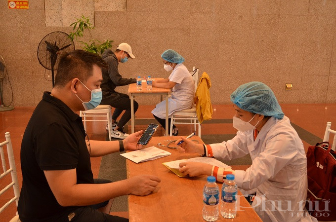 Việc tiêm chủng mũi 2 cho người dân từ 18 tuổi trở lên hoàn thành dự kiến trong tháng 11.2021. Đây là điều kiện quan trọng để thực hiện 