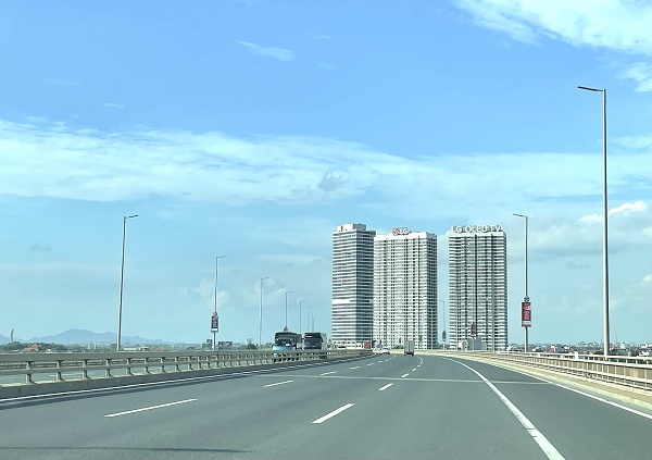 Hà Nội đang tập trung cao độ, nỗ lực vượt bậc để giải ngân vốn đầu tư công trong quý IV/2021 Hà Nội đang tập trung cao độ, nỗ lực vượt bậc để giải ngân vốn đầu tư công trong quý IV/2021