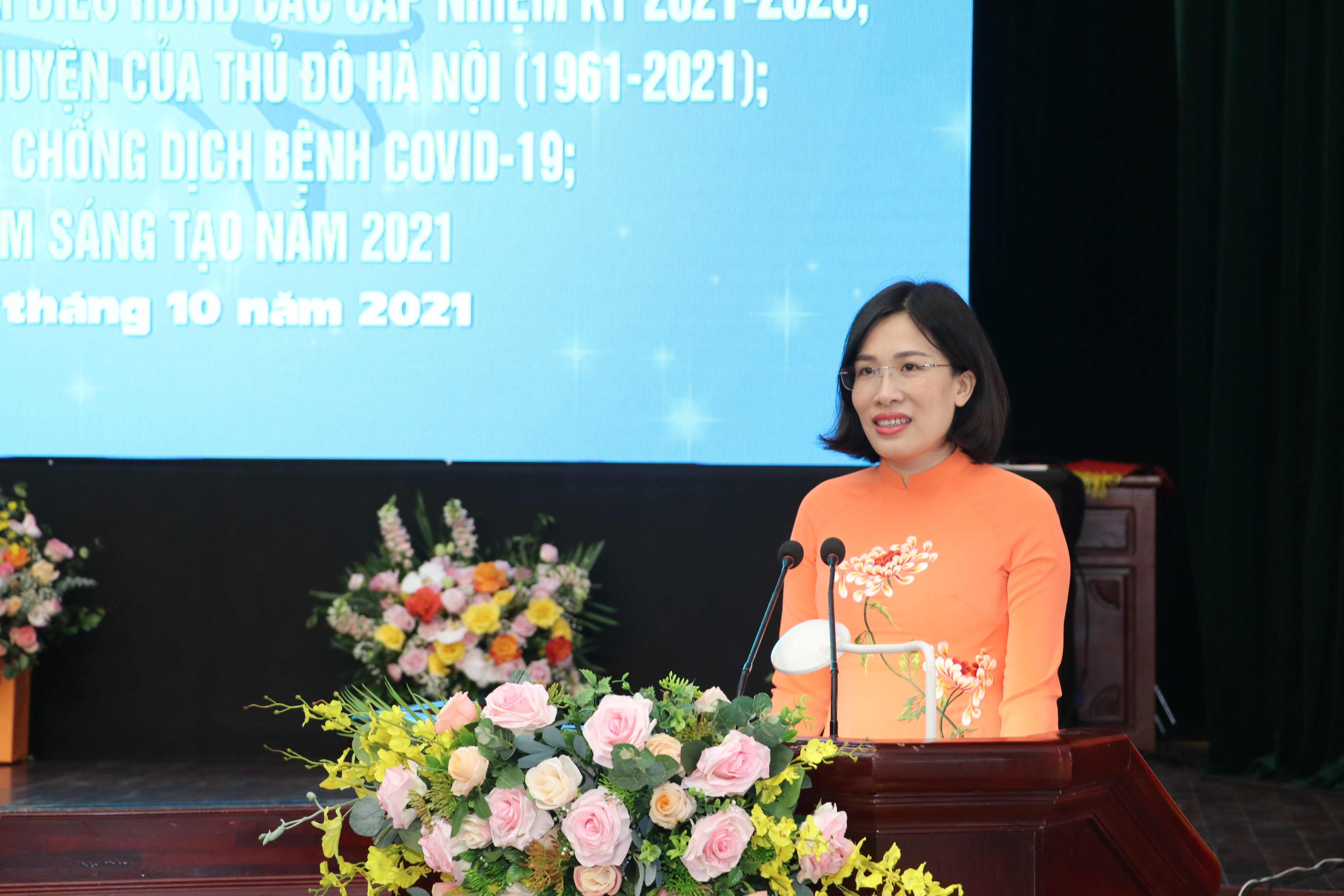 Bà Nguyễn Thanh Hương, Chủ tịch Hội LHPN TP Hà Nội phát biểu tại Hội nghị Bà Nguyễn Thanh Hương, Chủ tịch Hội LHPN TP Hà Nội phát biểu tại Hội nghị
