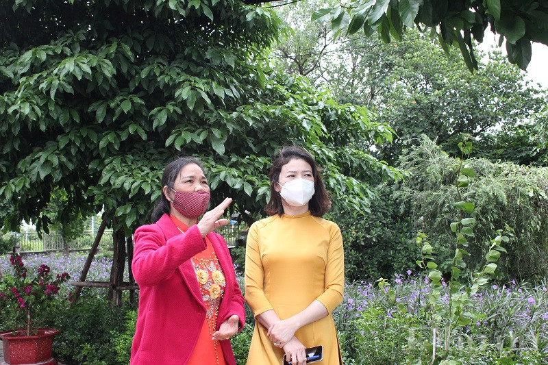 Tại buổi chấm điểm, trực tiếp trao đổi với các bác chi hội trưởng, chi hội phó  tại các cơ sở và chị em cán bộ hội viên mới thấy hết được việc làm thiết thực cụ thể, họ không những làm việc hết tinh thần trách nhiệm mà lan tỏa tinh thần vì cộng đồng xây dựng  khu phố, ngõ phố xanh sạch đẹp hơn mỗi ngày