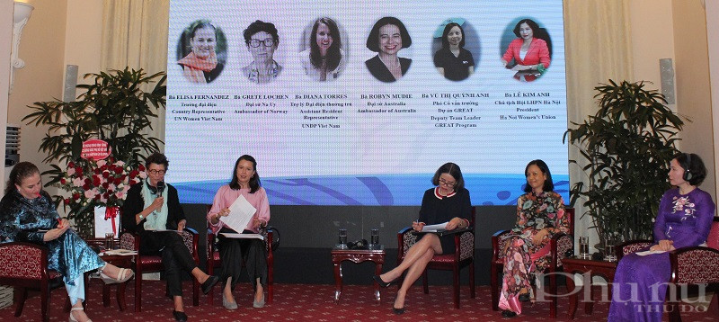 Các đại biểu tham gia buổi tọa đàm