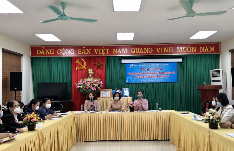 Hội LHPN quận Hà Đông tổ chức tọa đàm nâng cao chất lượng hoạt động Hội tại các tòa chung cư, lấy ý kiến hơn 100 tổ phụ nữ chung cư trên địa bàn quận