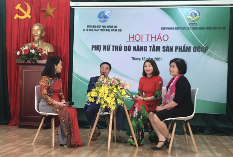 Các vị khách mời trao đổi tại hội thảo