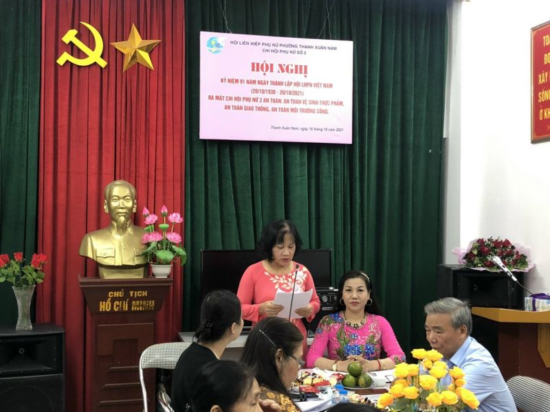 Các đại biểu phát biểu ý kiến xây dựng Chi hội 3 an toàn phát triển Các đại biểu phát biểu ý kiến xây dựng Chi hội 3 an toàn phát triển