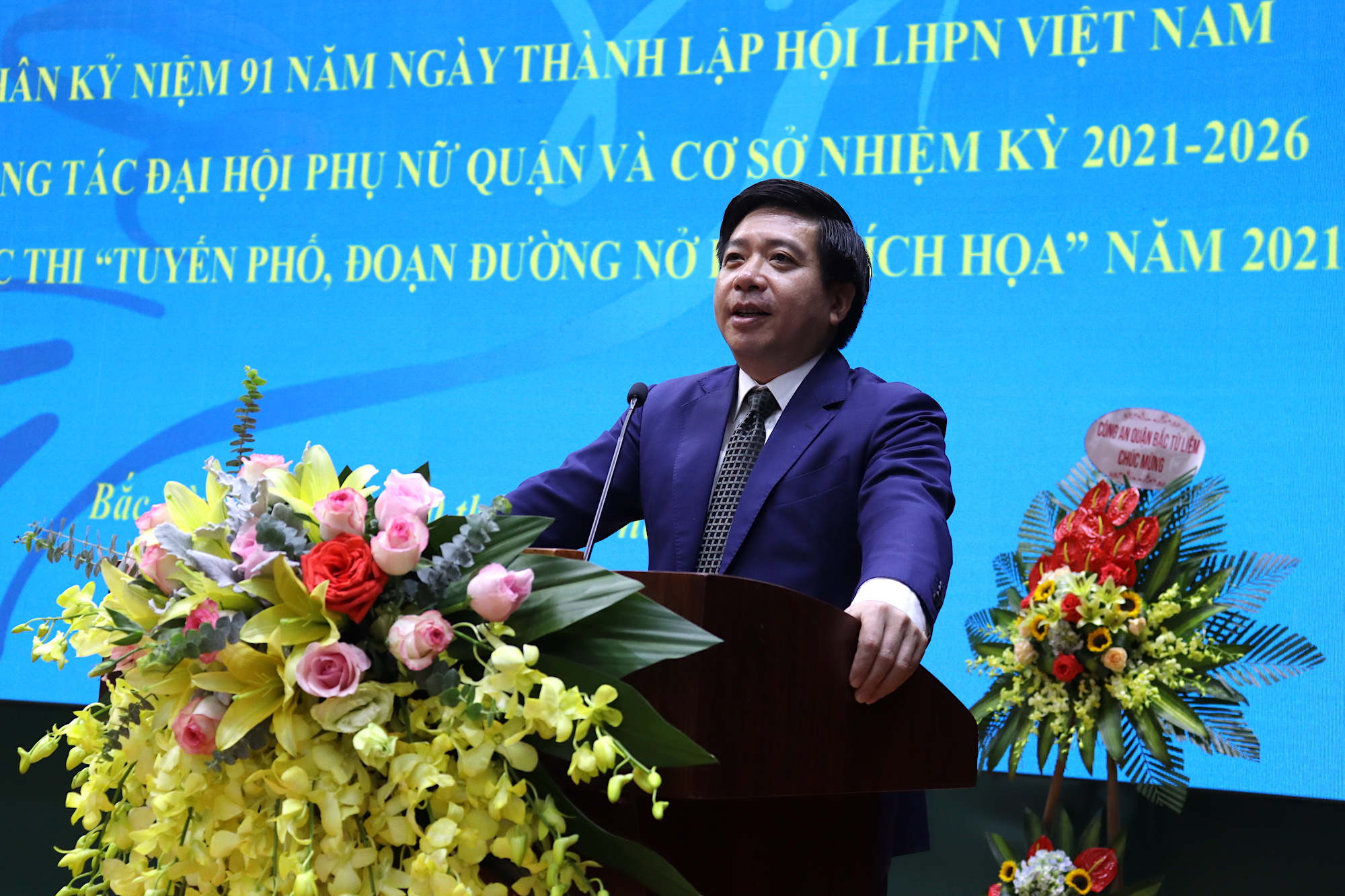 Ông Nguyễn Hữu Tuyên, Phó Bí thư thường trực Quận uỷ, Chủ tịch HĐND quận Bắc Từ Liêm đánh giá cao hoạt động của Hội LHPN quận và cơ sở trong thời gian qua...