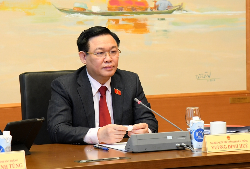 Chủ tịch Quốc hội Vương Đình Huệ cho ý kiến tại phiên họp.