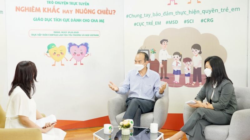 Các chuyên gia trao đổi tại tọa đàm