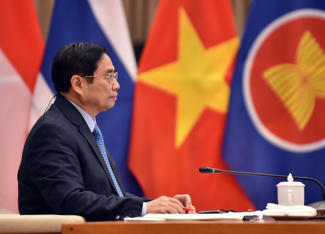 Thủ tướng nhấn mạnh ASEAN cần tích cực, chủ động và có trách nhiệm trong mọi vấn đề tác động đến khu vực, giúp giữ vững vai trò trung tâm của ASEAN, phát huy tinh thần độc lập trong ứng xử, trung lập trong xử lý và cân bằng trong quan hệ sẽ giúp ASEAN tránh bị động trước sức ép của cạnh tranh nước lớn.