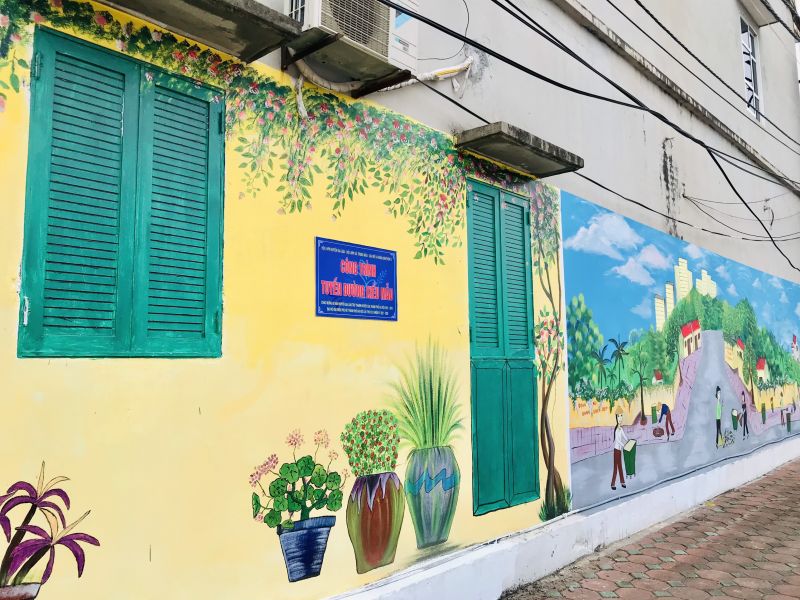 Với nhiều hình vẽ đặc sắc, biến một tuyến đường rêu mốc, Với nhiều hình vẽ đặc sắc, biến một tuyến đường rêu mốc,