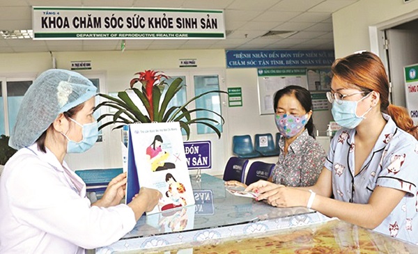 Phụ nữ nhiễm HIV vẫn c&oacute; quyền l&agrave;m mẹ v&agrave; được chỉ định điều trị dự ph&ograve;ng l&acirc;y nhiễm HIV từ mẹ sang con c&agrave;ng sớm c&agrave;ng tốt (ảnh minh họa, nguồn: Sở Y tế H&agrave; Nội)