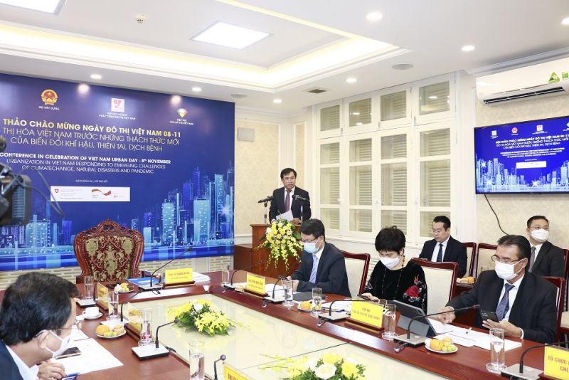 Thứ trưởng Bộ Xây dựng Lê Quang Hùng phát biểu tại Hội thảo