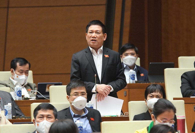 Bộ trưởng Bộ T&agrave;i ch&iacute;nh Hồ Đức Phớc l&agrave;m r&otilde; một số vấn đề li&ecirc;n quan.