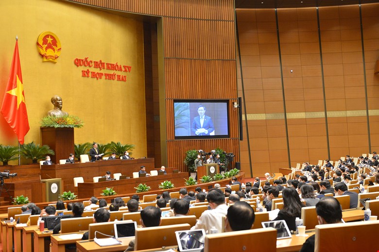 Quang cảnh phi&ecirc;n chất vấn s&aacute;ng 12/11