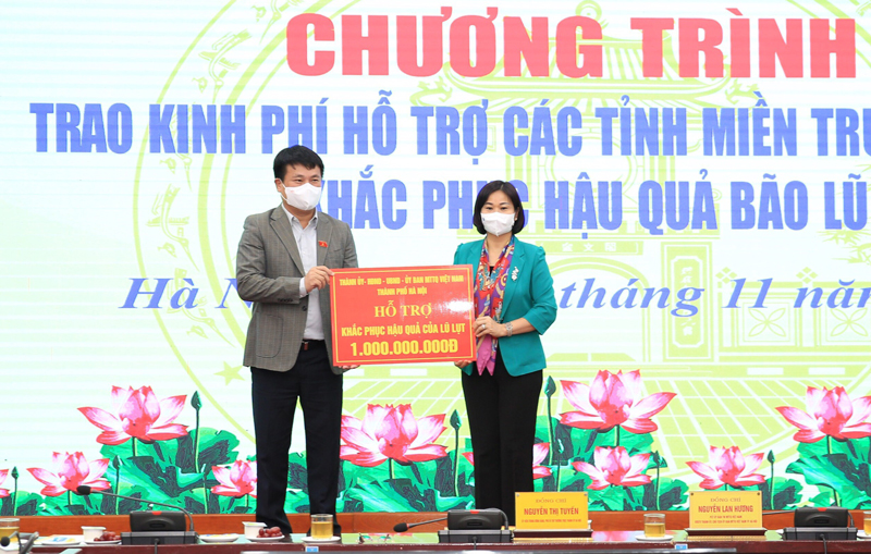 Hà Nội gửi yêu thương san sẻ tới các tỉnh ảnh hưởng lũ lụt Hà Nội gửi yêu thương san sẻ tới các tỉnh ảnh hưởng lũ lụt