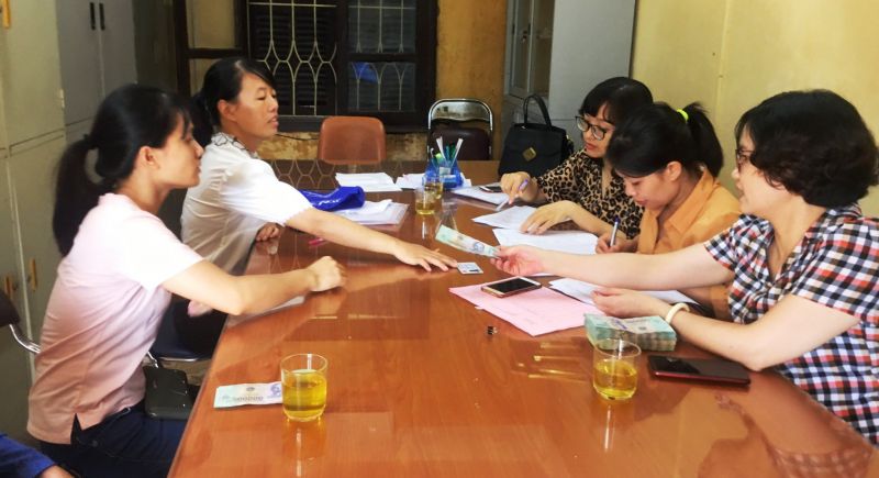 Lãnh đạo ban Hỗ trợ phụ nữ phát triển kinh tế (Hội LHPN TP Hà Nội) phát vốn tín chấp hỗ trợ phụ nữ phát triển kinh tế Lãnh đạo ban Hỗ trợ phụ nữ phát triển kinh tế (Hội LHPN TP Hà Nội) phát vốn tín chấp hỗ trợ phụ nữ phát triển kinh tế