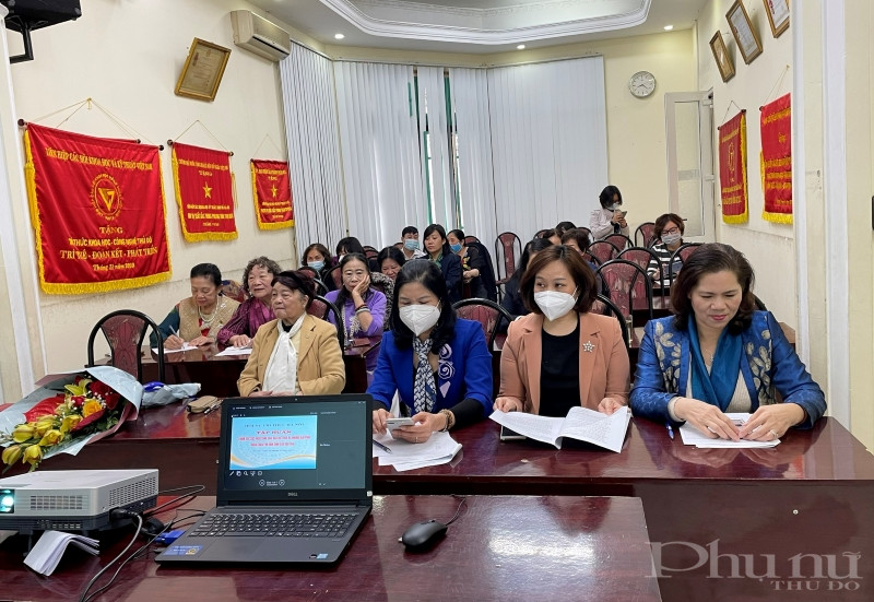 Các đại biểu tham dự hội nghị.