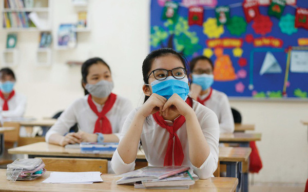 Ngày 22/11, học sinh 17 huyện, thị có cấp độ địch ở mức 1, 2 được đi học trực tiếp - ảnh 1