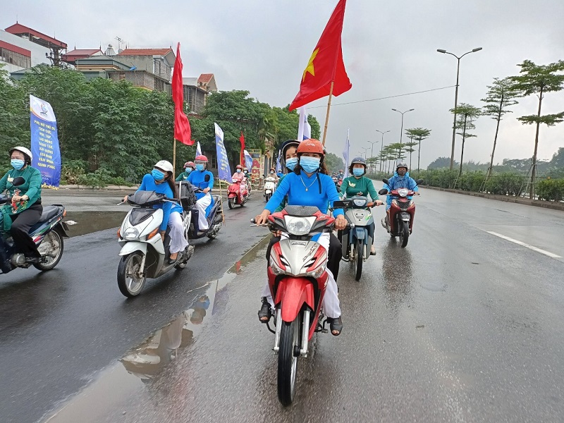 Tuyên truyền cổ động chào mừng Đại hội góp phần tạo nên không khí  phấn khởi đón chào ngày Hội lớn của chị em cán bộ hội viên phụ nữ của Thủ đô Hà Nội Tuyên truyền cổ động chào mừng Đại hội góp phần tạo nên không khí  phấn khởi đón chào ngày Hội lớn của chị em cán bộ hội viên phụ nữ của Thủ đô Hà Nội