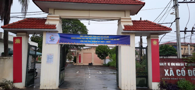 Chào mừng Đại hội Đại biểu Phụ nữ thành phố tại xã Cố Đô, huyện Ba Vì.