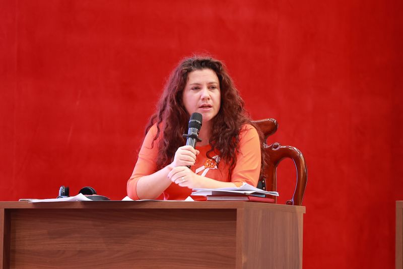 Bà Gaelle Demolis, Quyền trưởng đại diện UN Women tại Việt Nam thảo luận cùng các chuyên gia tại sự kiện