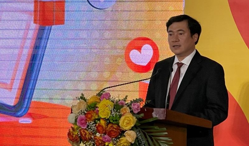 Ông Nguyễn Sinh Nhật Tân, Thứ trưởng Bộ Công Thương phát biểu tại buổi lễ Ông Nguyễn Sinh Nhật Tân, Thứ trưởng Bộ Công Thương phát biểu tại buổi lễ