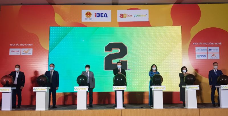 Các đại biểu nhấn nút Khởi động chương trình Ngày mua sắm trực tuyến Các đại biểu nhấn nút Khởi động chương trình Ngày mua sắm trực tuyến