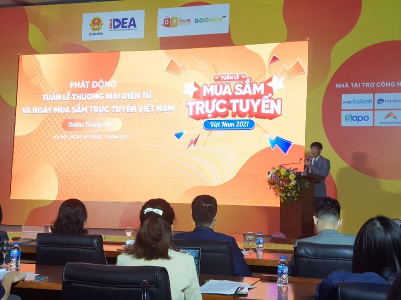 Ông Đặng Hoàng Hải, Cục trưởng Cục Thương mại điện tử và kinh tế số, Bộ Công Thương giới thiệu về chương trình Ông Đặng Hoàng Hải, Cục trưởng Cục Thương mại điện tử và kinh tế số, Bộ Công Thương giới thiệu về chương trình