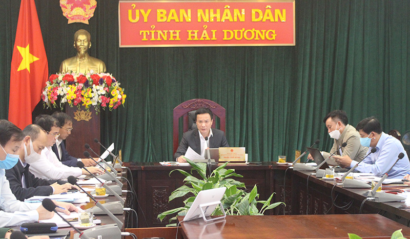 Ban Chỉ đạo phòng chống dịch bệnh COVID-19 tỉnh Hải Dương họp triển khai các biện pháp cấp bách nhằm kiểm soát và khống chế tình hình dịch bệnh trên địa bàn huyện Tứ Kỳ.