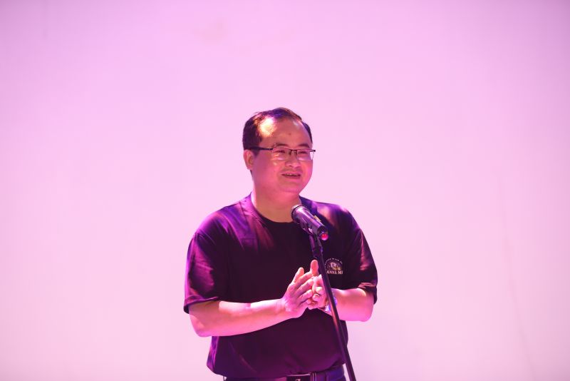 ThS Thái Hồng Đức, Bí thư Đoàn Thanh niên Học viện Báo chí và Tuyên truyền phát biểu tại buổi nhạc hộiThS Thái Hồng Đức, Bí thư Đoàn Thanh niên Học viện Báo chí và Tuyên truyền phát biểu tại buổi nhạc hội