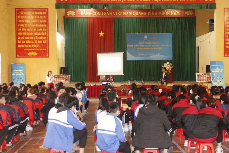 Những c&acirc;u chuyện được chia sẻ đ&atilde; g&acirc;y ấn tượng mạnh với c&aacute;c em học sinh, gi&uacute;p c&aacute;c em hiểu được t&aacute;c hại khủng khiếp của ma t&uacute;y.