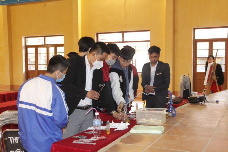 So với những buổi tuy&ecirc;n truyền tại nh&agrave; trường trước đ&acirc;y, đ&acirc;y l&agrave; chương tr&igrave;nh tuy&ecirc;n truyền ph&ograve;ng chống ma t&uacute;y b&agrave;i bản, khoa học nhất, cung cấp cho c&aacute;c em kiến thức trực quan về ma t&uacute;y