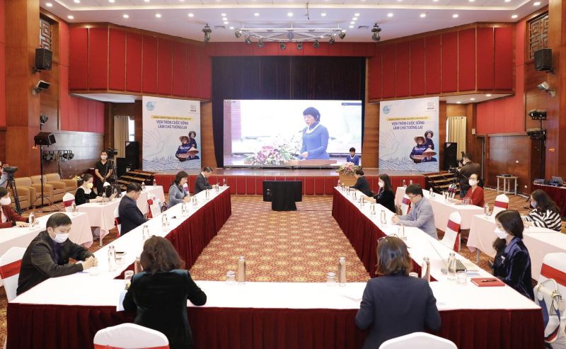 C&aacute;c đại biểu tham gia buổi toạ đ&agrave;m tại điểm cầu H&agrave; Nội