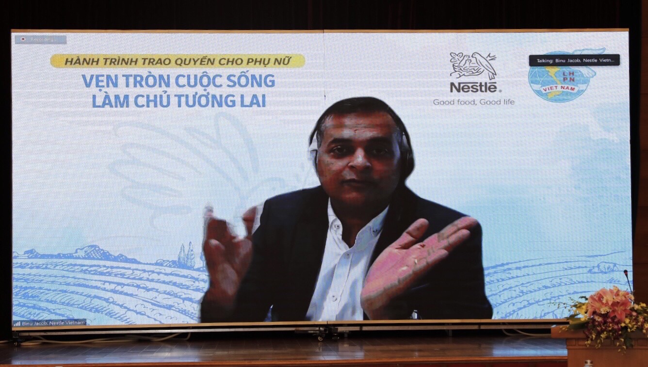 &Ocirc;ng Binu Jacob, Tổng gi&aacute;m đốc C&ocirc;ng ty Nestl&eacute; Việt Nam chia sẻ: &ldquo;B&igrave;nh đẳng giới v&agrave; n&acirc;ng cao quyền năng phụ nữ l&agrave; một trong những chiến lược to&agrave;n cầu của Tập đo&agrave;n Nestl&eacute;. Tại Việt Nam, ch&uacute;ng t&ocirc;i nỗ lực kh&ocirc;ng ngừng để hiện thực h&oacute;a chiến lược n&agrave;y. Chương tr&igrave;nh &ldquo;Nestl&eacute; đồng h&agrave;nh c&ugrave;ng phụ nữ&rdquo; hợp t&aacute;c với Hội LHPN Việt Nam l&agrave; một hoạt động ti&ecirc;u biểu, g&oacute;p phần tạo ra sự thay đổi cho đời sống của phụ nữ tại khu vực n&ocirc;ng th&ocirc;n, gi&uacute;p họ &ldquo;vẹn tr&ograve;n cuộc sống &ndash; l&agrave;m chủ tương lai&rdquo;.