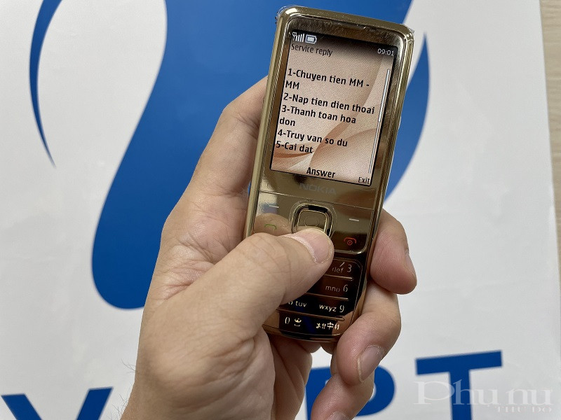 Chuyển tiền VNPT Mobile Money qua điện thoại phổ th&ocirc;ng.