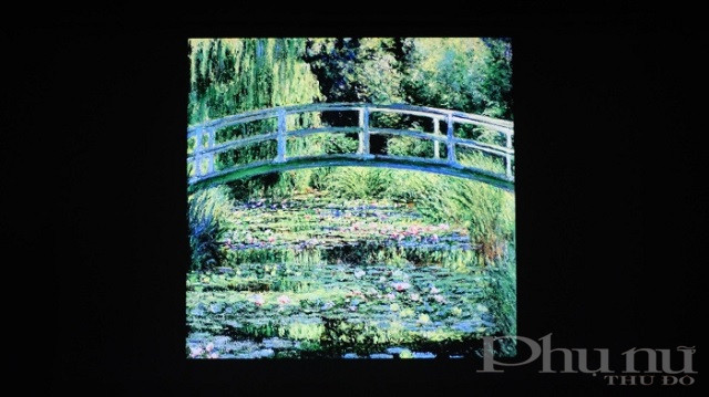 Hình ảnh tác phẩm The Water Lily Pond/ Hồ hoa súng nước (1899) của Claude Monet (Ảnh: Hanoi Grapevine). Hình ảnh tác phẩm The Water Lily Pond/ Hồ hoa súng nước (1899) của Claude Monet (Ảnh: Hanoi Grapevine).