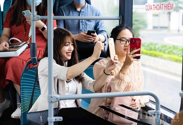 Háo hức khám phá xe buýt điện đầu tiên tại Việt Nam với những trải nghiệm “cực chất” - ảnh 5