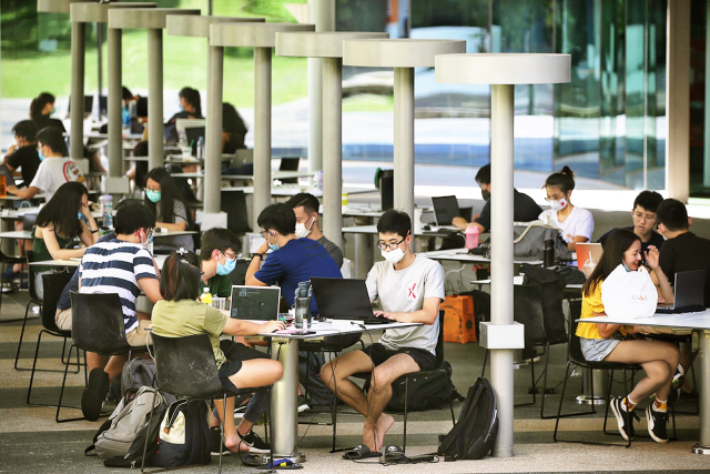 Tác động từ đại dịch khiến gen Z cảm thấy khó khăn trong giai đoạn trưởng thành.