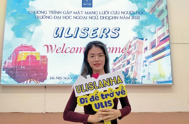 Phạm Hồng Vân tham gia chương trình gặp mặt đại diện cựu sinh viên tiêu biểu các niên khoá của trường đại học Ngoại ngữ, đại học Quốc gia Hà Nội. Phạm Hồng Vân tham gia chương trình gặp mặt đại diện cựu sinh viên tiêu biểu các niên khoá của trường đại học Ngoại ngữ, đại học Quốc gia Hà Nội.