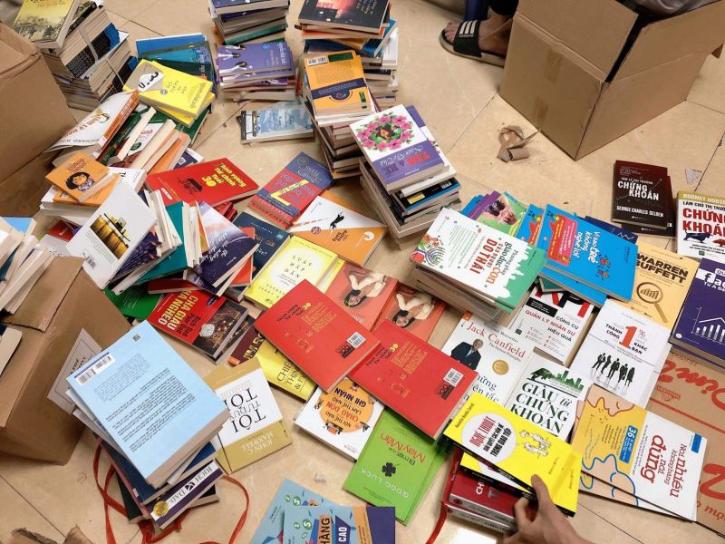 Nhiều đầu sách đang được bán chạy trên thị trường Nhiều đầu sách đang được bán chạy trên thị trường