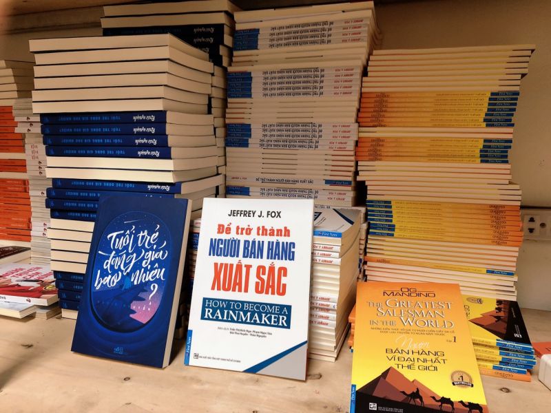 Nhiều đầu sách đang được bán chạy trên thị trường Nhiều đầu sách đang được bán chạy trên thị trường