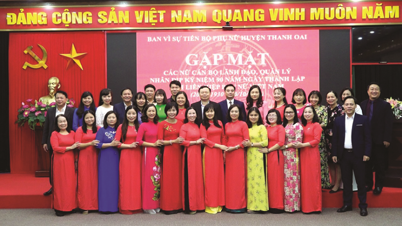 Cán bộ, hội viên phụ nữ huyện Thanh Oai tham gia hội thiPhụ nữ tuyên truyền quy tắc ứng xử nơi công cộng do Hội LHPN Huyệntổ chức, tháng 10/2019.