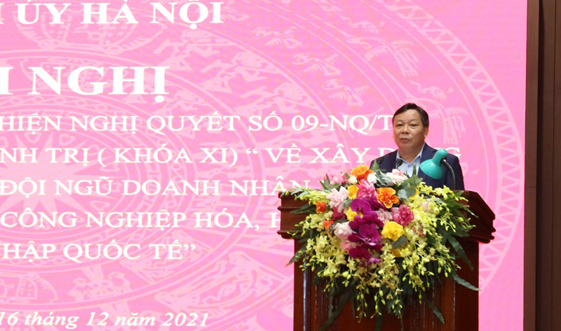 Phó Bí thư Thành ủy Hà Nội Nguyễn Văn Phong phát biểu chỉ đạo hội nghị.