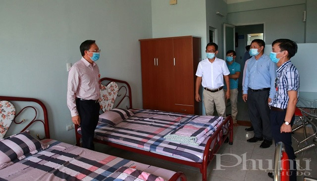 L&atilde;nh đạo BSR kiểm tra khu vực ăn nghỉ của CBCNV trong Nh&agrave; m&aacute;y lọc dầu Dung Quất.