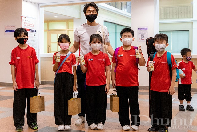Vinamilk đồng hành với các hoạt động cộng đồng tại Singapore để quảng bá cho thương hiệu và sản phẩm.