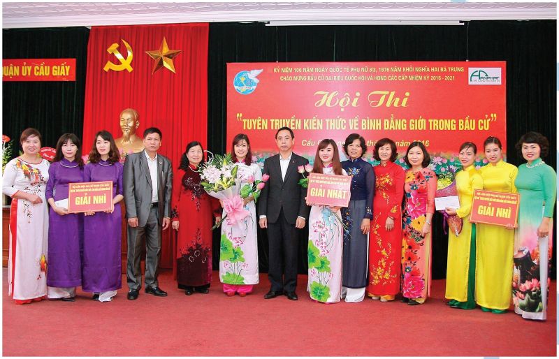 Hội thi “Tuyên truyền kiến thức về bình đẳng giới trong bầu cử' doHội LHPN quận Cầu Giấy tổ chức năm 2016 là một trong nhiều hoạt độngđược cấp ủy đánh giá cao trong nhiệm kỳ qua.