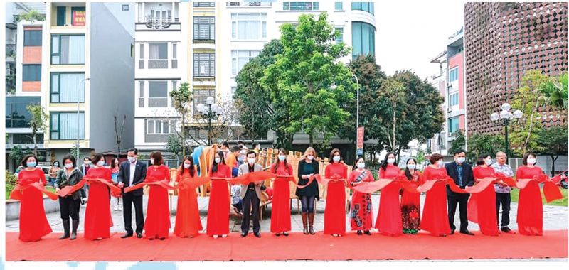 Hội LHPN huyện Đ&ocirc;ng Anh tổ chức kh&aacute;nh th&agrave;nh s&acirc;n chơi Nỏ thần -s&acirc;n chơi nghệ thuật an to&agrave;n, th&acirc;n thiện gắn với gi&aacute;o dục truyền thốnglịch sử cho trẻ em, th&aacute;ng 3/2021.