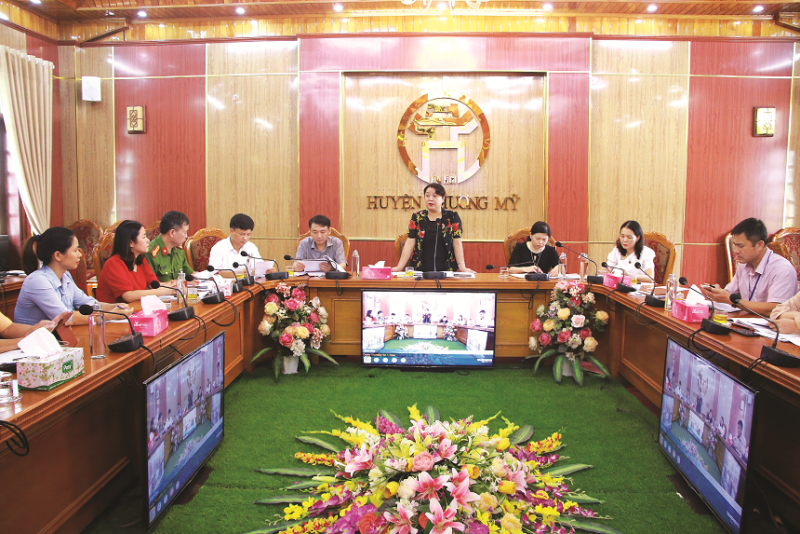 Đoàn công tác Hội LHPN Hà Nội do đồng chí Nguyễn Thị Thu Thủy,Phó Chủ tịch Thường trực Hội làm trưởng đoàn giám sát Luật Trẻ emtại huyện Chương Mỹ, năm 2020.